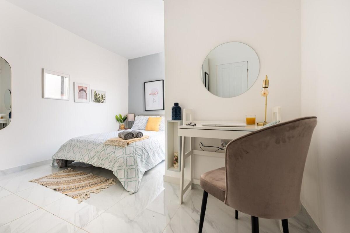 Apartman Bright Spacious Getaway Close To The Sea *