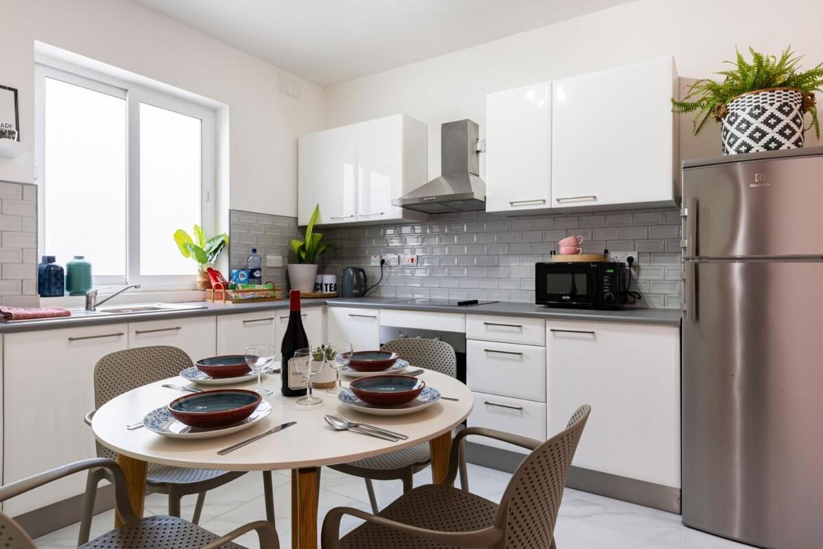 Bright Spacious Getaway Close To The Sea Apartamento Gzira