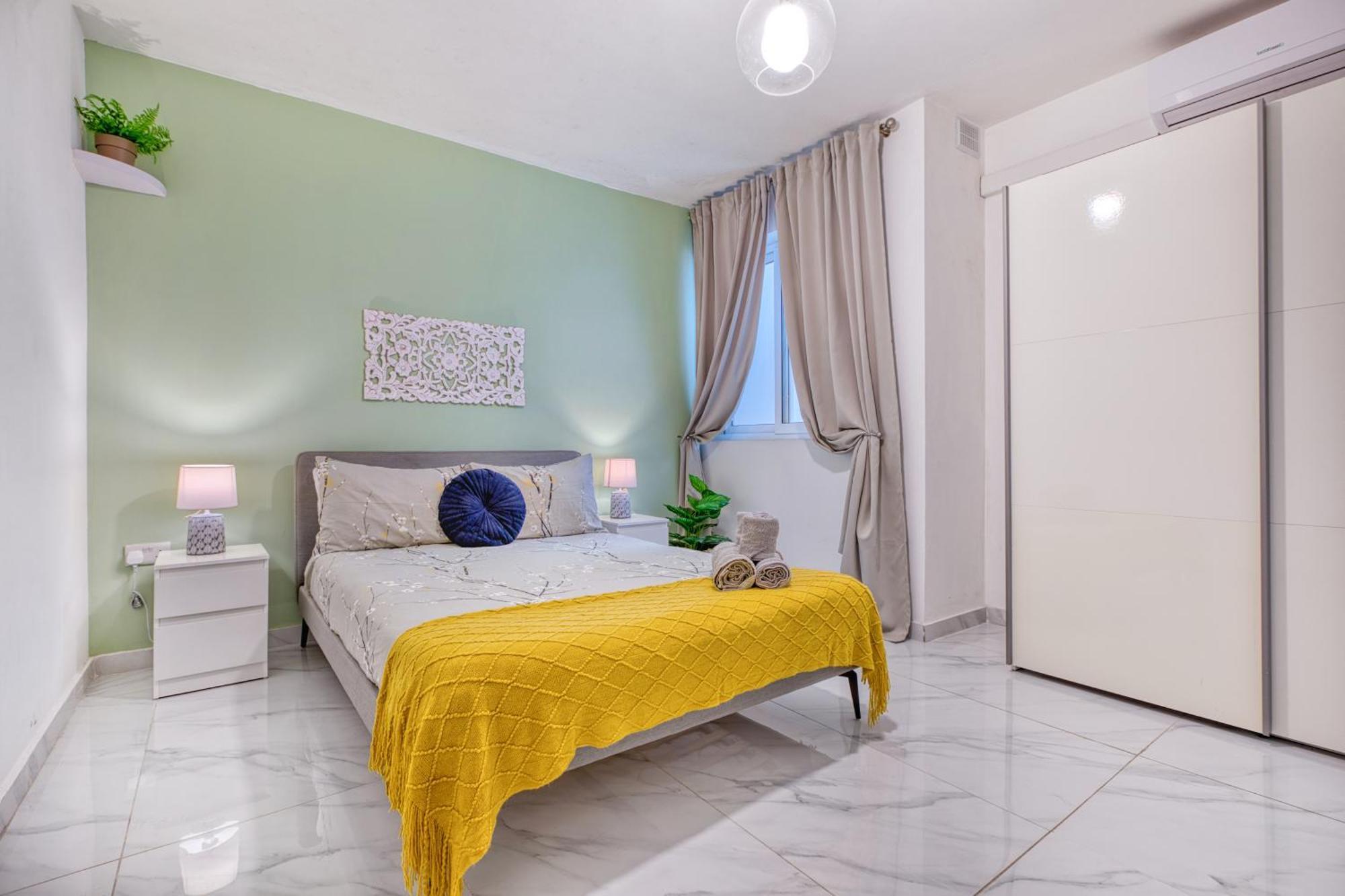 Bright Spacious Getaway Close To The Sea Gzira
